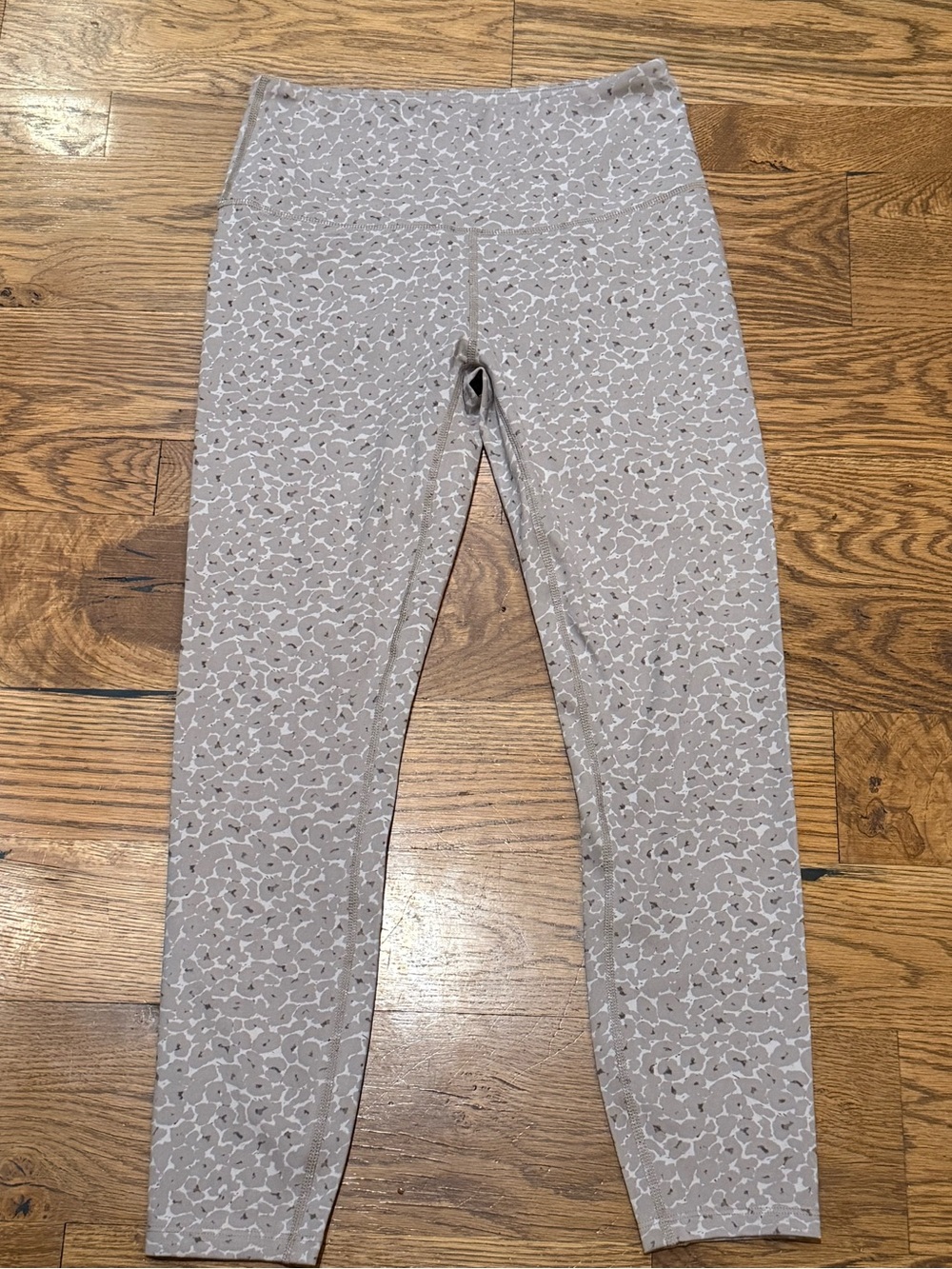 Varley. High Rise Leggings. Gray Floral Animal Print. Size Large.